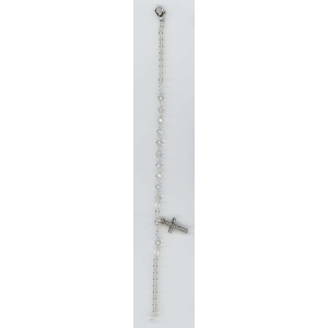 Armbånd. krystaller med metall krusifiks